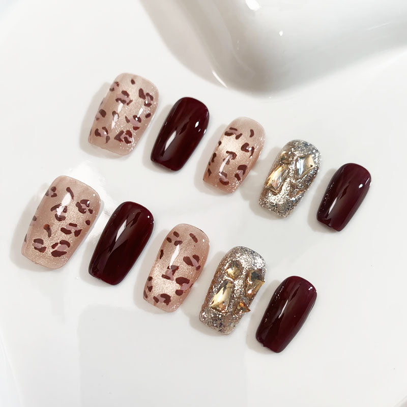 A60 Elegant Leopard Print Short Coffin Press on Nails for Women