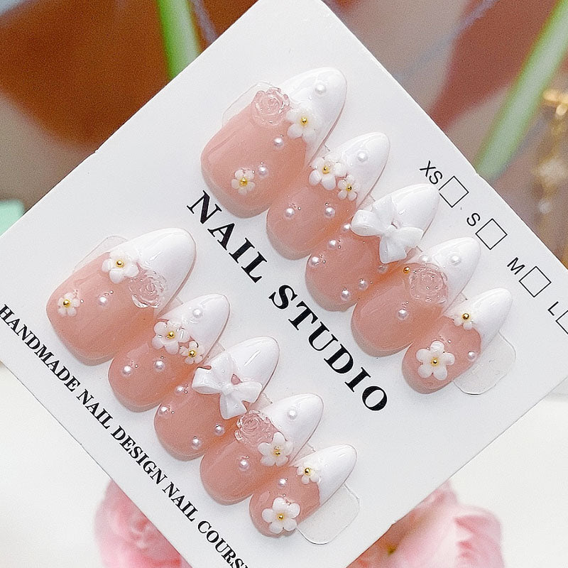 A129 White flowers almond shape press on nails