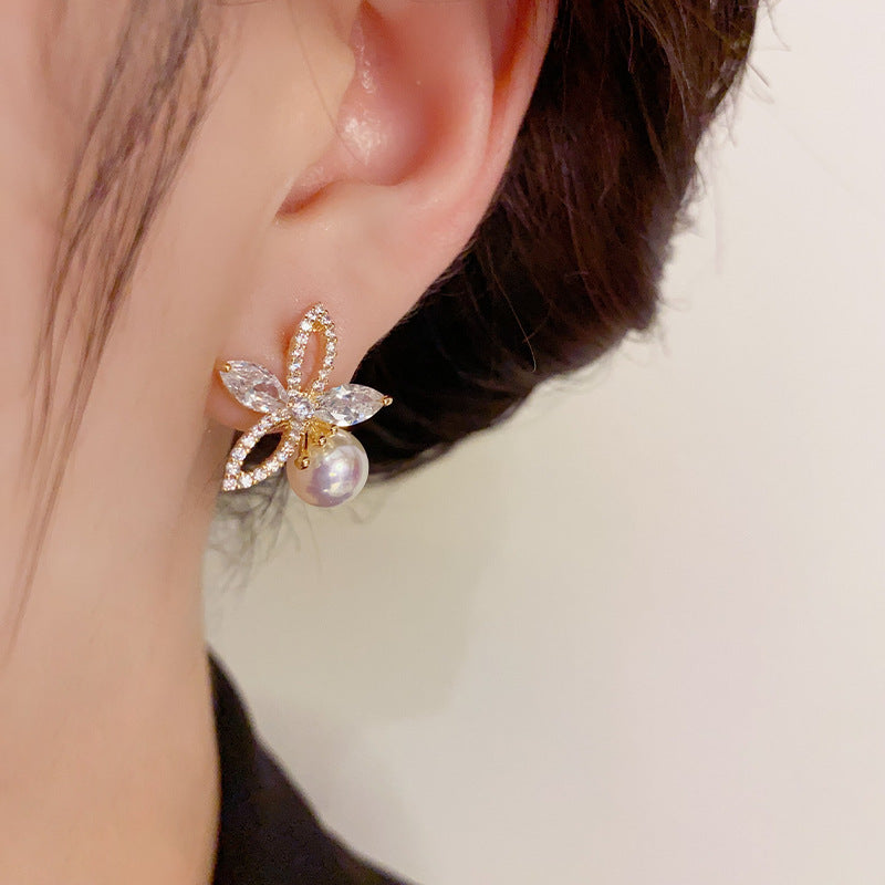 E1009 Flower Pearl Stud Earrings for Women