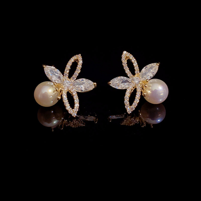 E1009 Flower Pearl Stud Earrings for Women